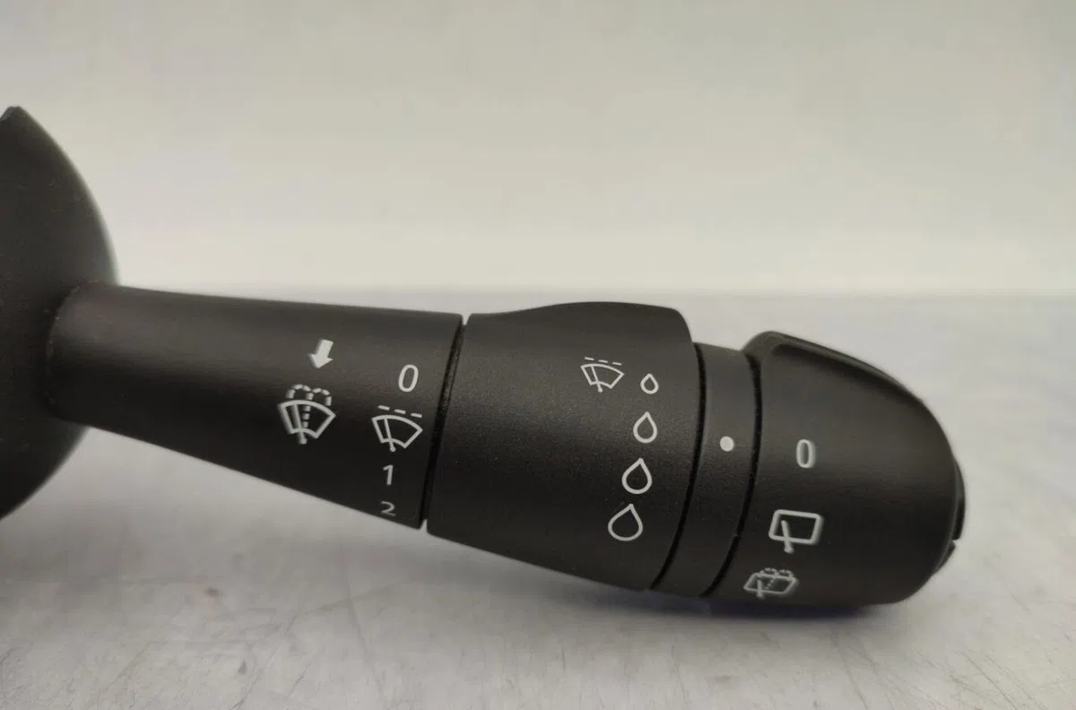 Commande essuie glace RENAULT CLIO 4 PHASE 2 occasion — photo 2