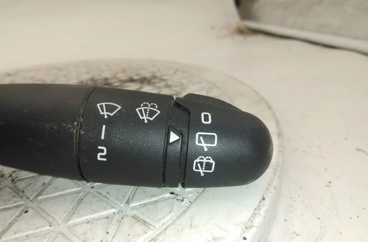 Commande essuie glace RENAULT CLIO CAMPUS II occasion — photo 3