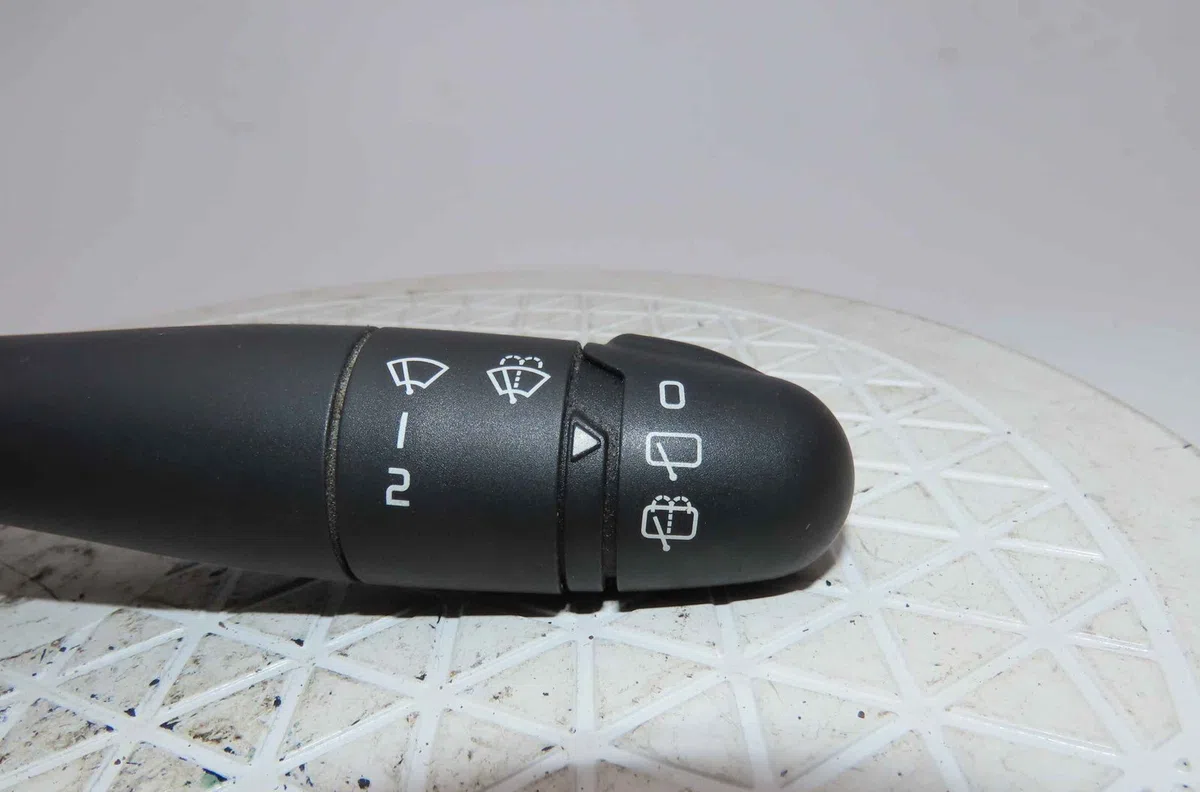Commande essuie glace RENAULT CLIO II occasion — photo 2