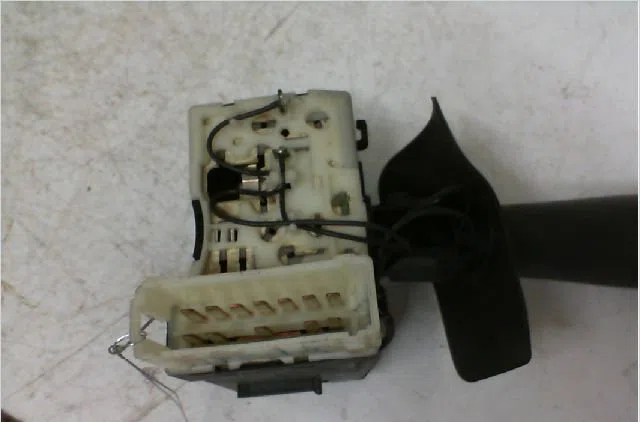 Commande essuie glace RENAULT CLIO II Phase 2 06-2001--07-2006 1.5 DCI 65ch occasion — photo 2
