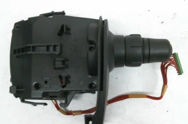 Commande essuie glace Renault CLIO III (BR0-1, CR0-1) 1.6 16v (br05, br0b, br0y, br15, br1j, br1m, br1y, cr0b,... (2005-2014) 5 portes occasion — photo 4