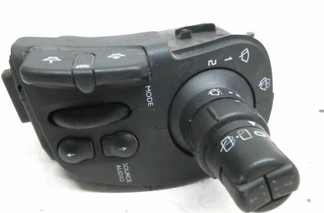 Commande essuie glace Renault CLIO III Grandtour (KR0-1_) 1.5 dci (2010-2012) occasion — photo 2