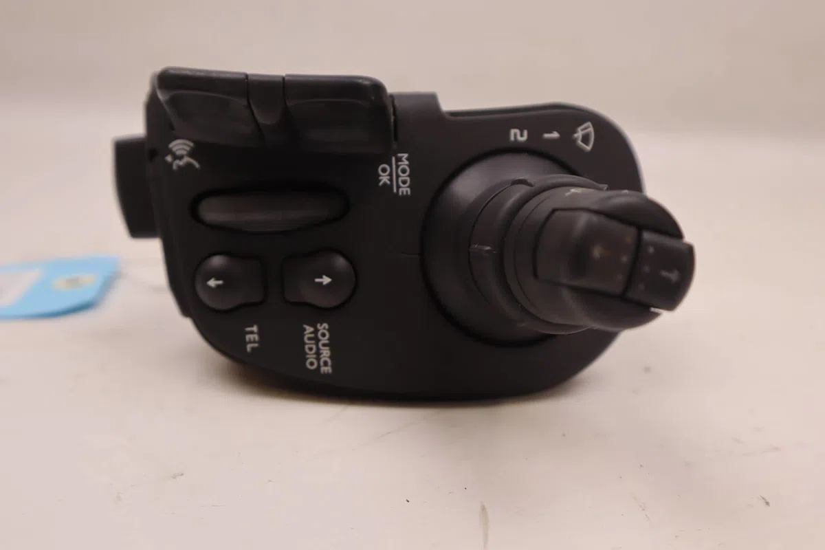 Commande essuie glace Renault CLIO III Grandtour (KR0-1_) 1.5 dci (kr0h, kr1s) (2008-2012) occasion — photo 2