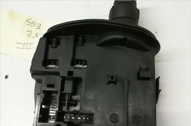 Commande essuie glace RENAULT CLIO III Phase 1 09-2005--03-2009 1.2i 16v 75ch occasion — photo 3