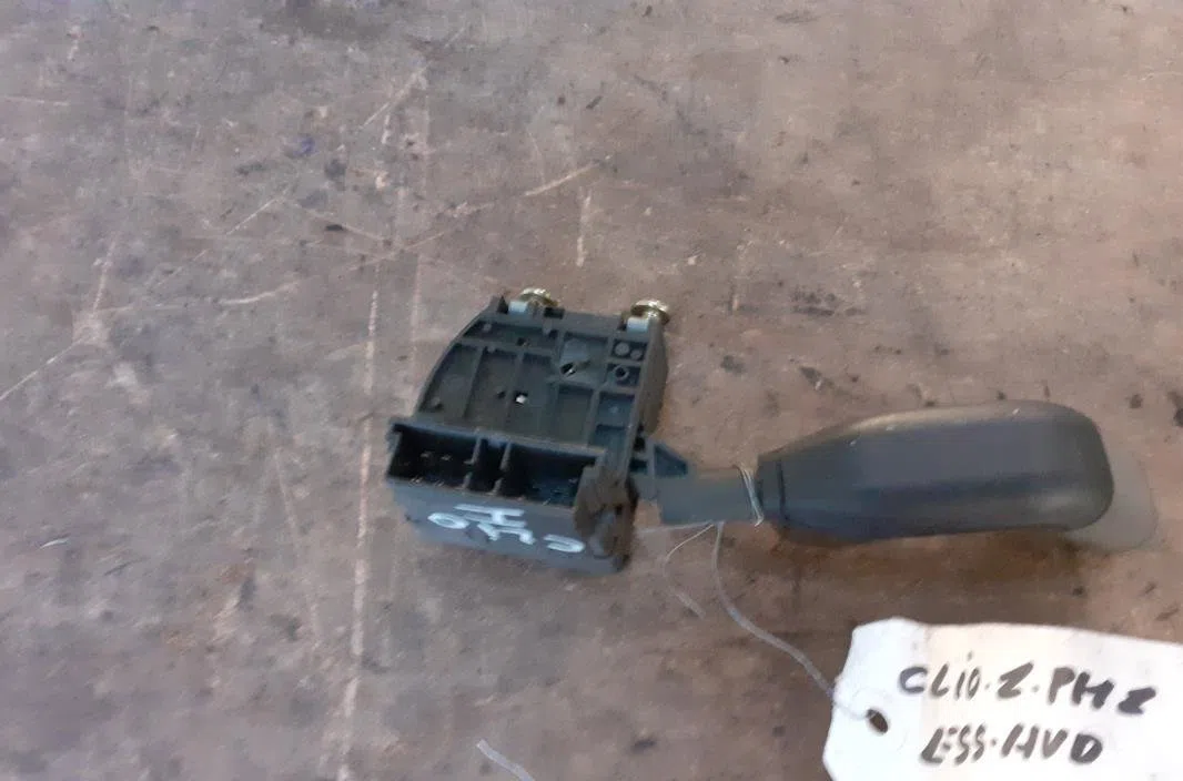 Commande essuie glace Renault CLIO   Société (S57_) 1.2 (1991-1998) occasion — photo 2