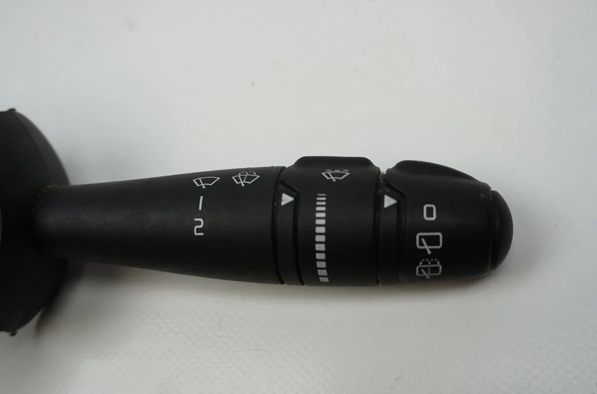 Commande essuie glace Renault ESPACE IV (JK0-1_) 2.0 dci (jk03, jk04, jk1c, jk1g, jk1j, jk1k) (2006) 5 portes occasion