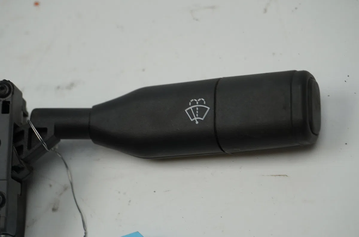 Commande essuie glace RENAULT EXPRESS  1.2 occasion — photo 2