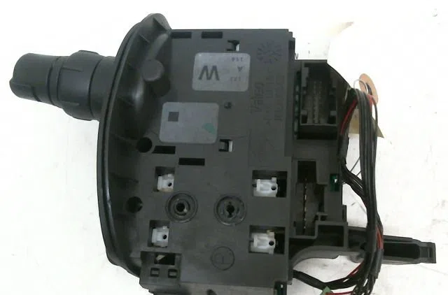 Commande essuie glace Renault GRAND SCÉNIC II (JM0-1_) 2.0 dci (jm1k) (2005-2008) occasion — photo 2