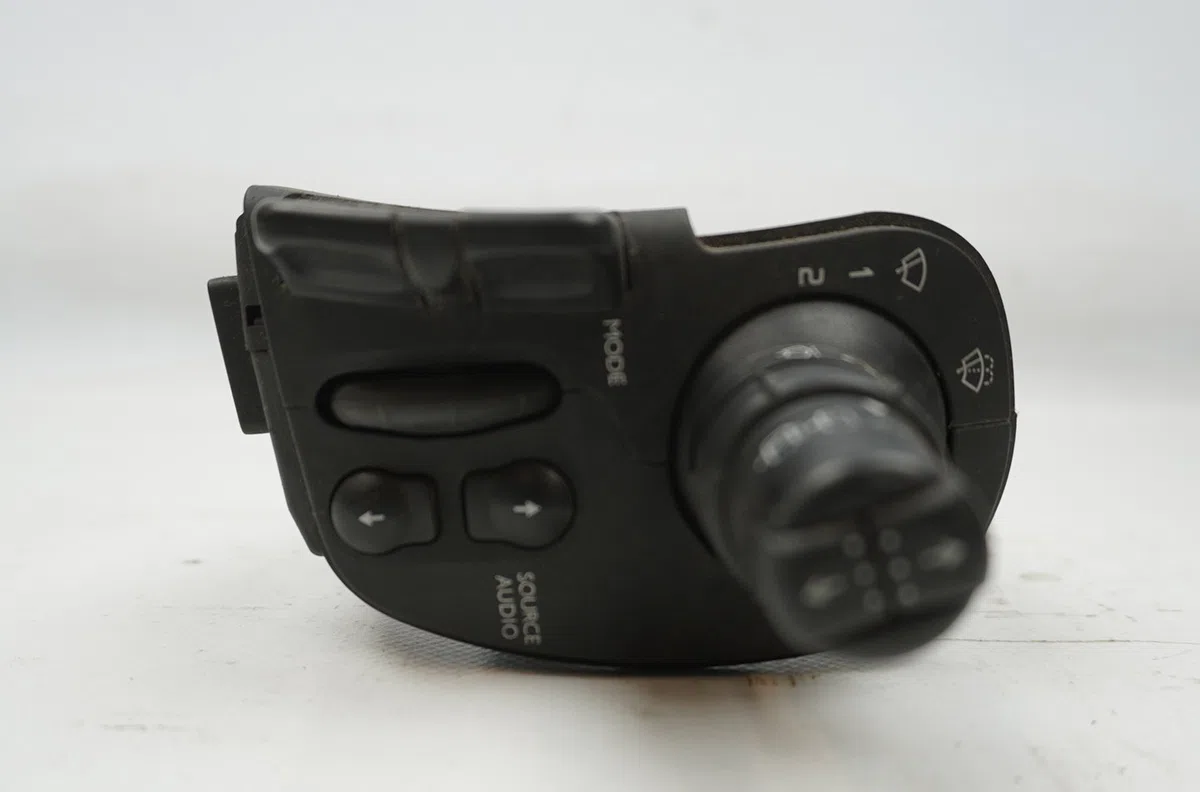 Commande essuie glace Renault KANGOO Express (FW0-1_) 1.5 dci 70 (fw0a, kw0v) (2008) 4 portes occasion — photo 2