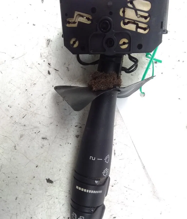 Commande essuie glace RENAULT LAGUNA 1996 occasion — photo 3