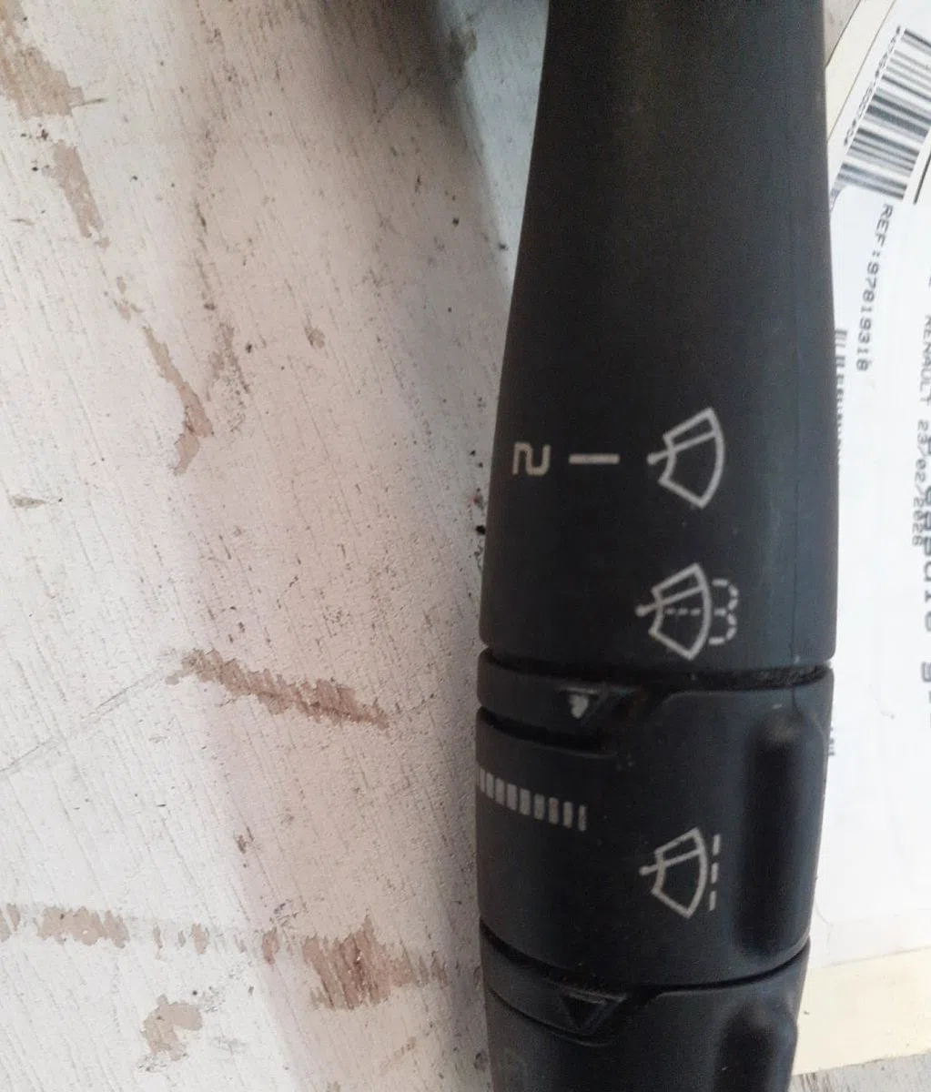 Commande essuie glace Renault LAGUNA I (B56_, 556_) 2.2 dt (b569) (1996-2001) 5 portes occasion — photo 2