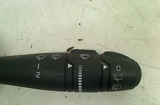 Commande essuie glace Renault LAGUNA II (BG0-1_) 1.9 dci (bg1a, bg1v) (2005-2007) occasion — photo 2