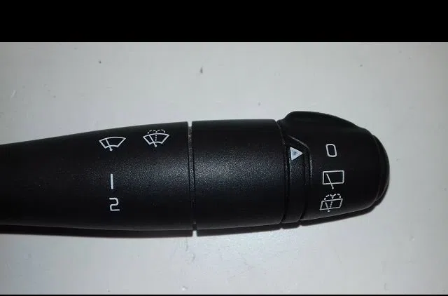 Commande essuie glace Renault LAGUNA II (BG0-1_) 2.0 16v ide (bg0n) (2001-2007) occasion — photo 2