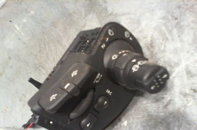 Commande essuie glace RENAULT MEGANE II Phase 1 09-2003--12-2005 occasion — photo 2