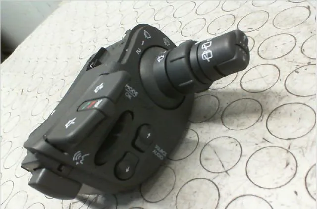 Commande essuie glace RENAULT MODUS Phase 2 01-2008--12-2012 1.5 DCI 70ch occasion — photo 2