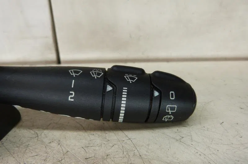 Commande essuie glace RENAULT SCENIC 1 PHASE 2 occasion — photo 2