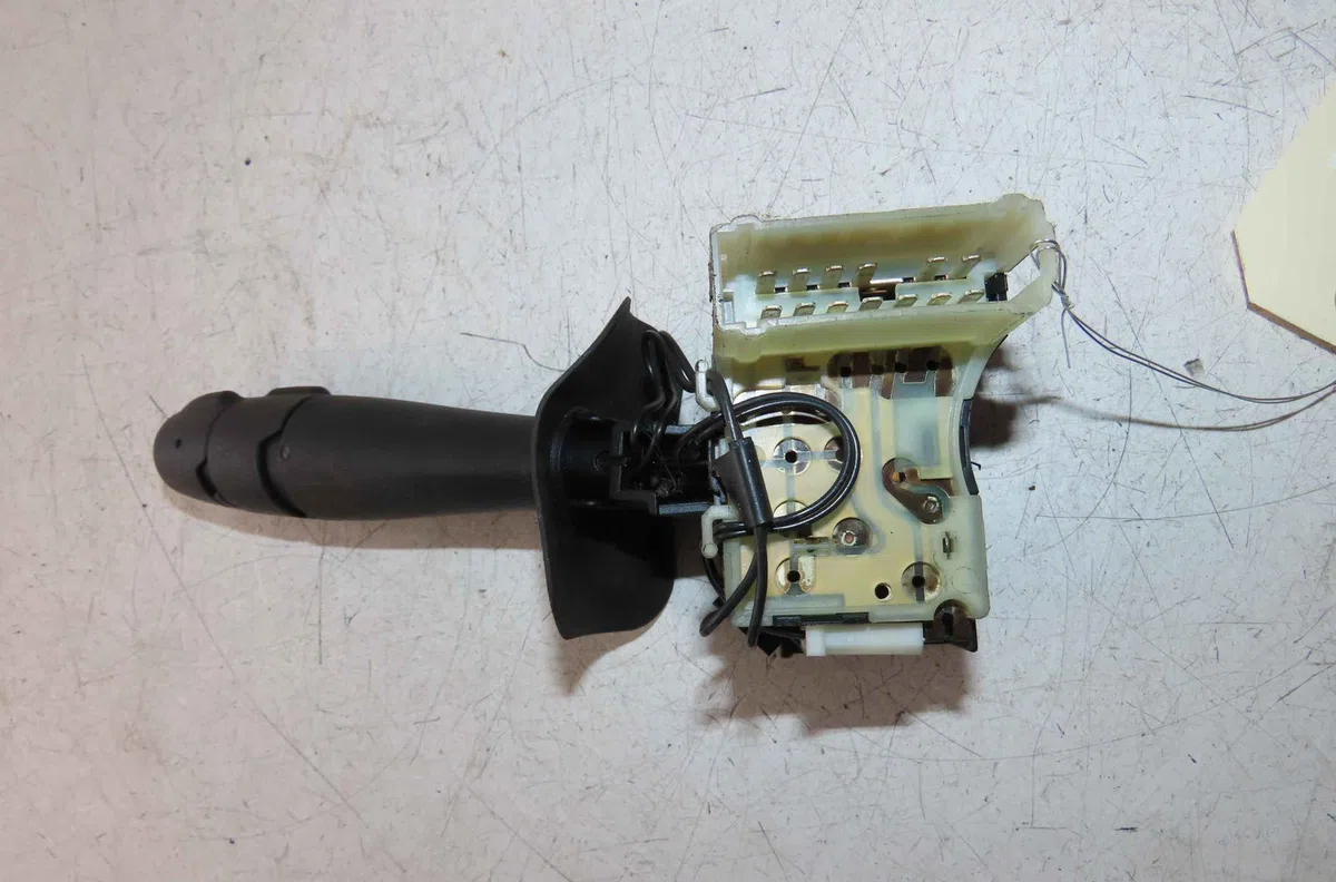 Commande essuie glace RENAULT SCENIC  I occasion — photo 2