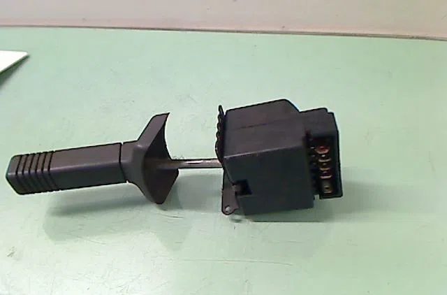 Commande essuie glace RENAULT SUPER 5 1989 occasion — photo 2