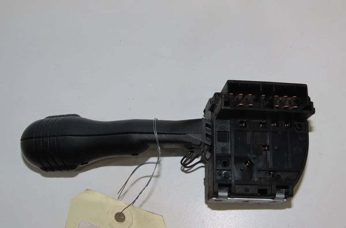 Commande essuie glace Renault TWINGO I (C06_) 1.2 (c063, c064) (1993-1996) 3 portes occasion — photo 2