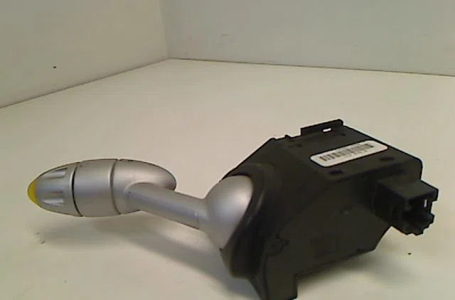 Commande essuie glace Renault TWINGO I (C06_) 1.2 (c066, c068) (1996-2007) 3 portes occasion — photo 2