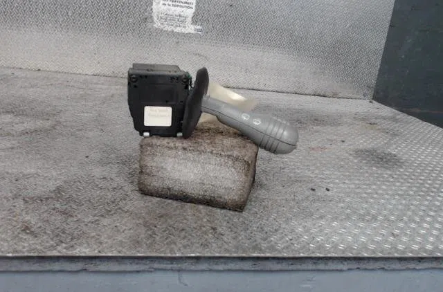 Commande essuie glace Renault TWINGO I (C06_) 1.2 (c066, c068) (1996-2007) 3 portes occasion