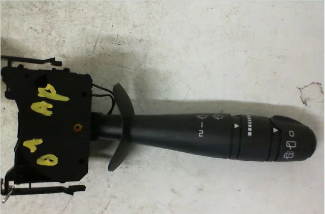 Commande essuie glace RENAULT TWINGO II Phase 1 06-2007--11-2011 1.5 DCI 65ch occasion — photo 4