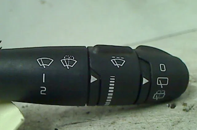 Commande essuie glace RENAULT TWINGO occasion — photo 2