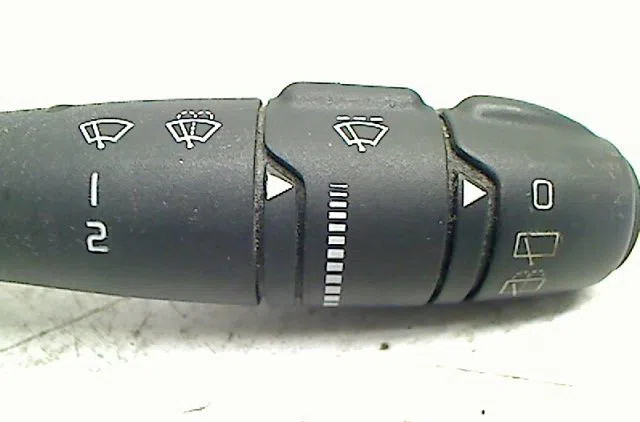 Commande essuie glace Renault VEL SATIS (BJ0_) 2.2 dci (bj0e, bj0f) (2002-2009) 5 portes occasion — photo 2