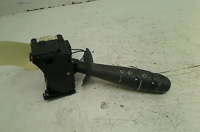 Commande essuie glace Renault VEL SATIS (BJ0_) 2.2 dci (bj0e, bj0f) (2002-2009) 5 portes occasion — photo 4
