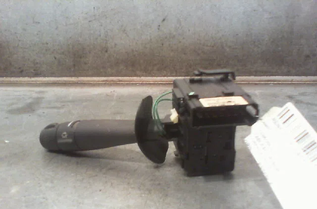 Commande essuie glace Renault VEL SATIS (BJ0_) 3.5 v6 (bj0r, bj0v, bj0u) (2002) occasion — photo 2