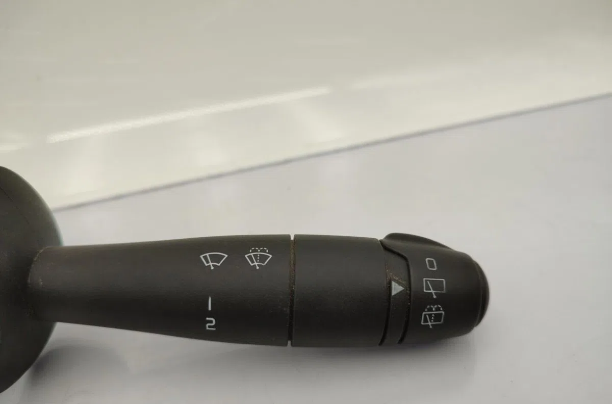 Commande essuie glace RENAULT VEL SATIS PHASE 1 occasion — photo 3