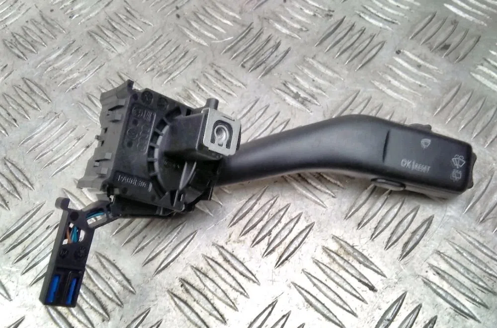 Commande essuie glace Seat ALTEA XL (5P5, 5P8) 2.0 tdi 16v (2006) occasion — photo 4