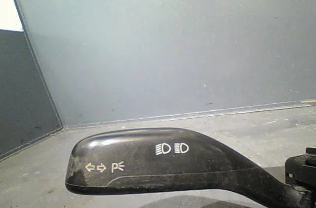 Commande essuie glace SEAT CORDOBA 2006 occasion — photo 2
