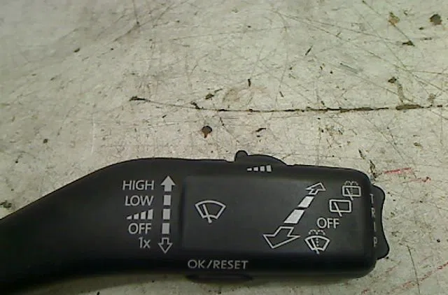 Commande essuie glace Seat LEON (1P1) 2.0 tdi (2005-2010) occasion