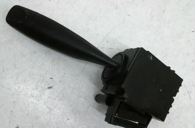 Commande essuie glace SUZUKI CELERIO 1.0 VVT 69 PRIVILEGE occasion — photo 2