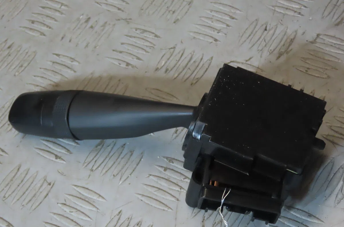 Commande essuie glace SUZUKI SWIFT 2012 occasion — photo 4