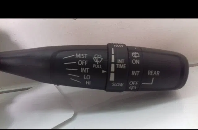 Commande essuie glace Suzuki SWIFT IV (FZ, NZ) 1.2 4x4 (azh 412) (2010) occasion — photo 2
