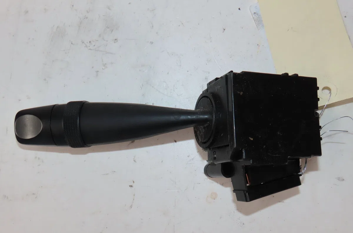 Commande essuie glace Suzuki SWIFT IV (FZ, NZ) 1.3 ddis (azg 413d) (2010) 3 portes occasion — photo 2