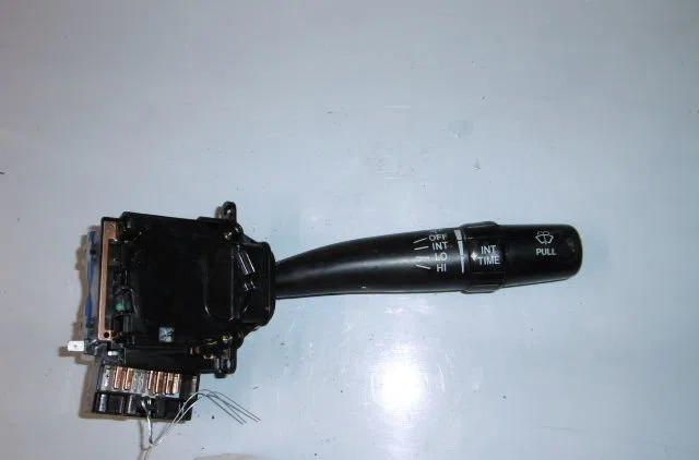 Commande essuie glace TOYOTA AVENSIS 1999 occasion — photo 3