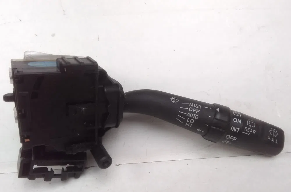 Commande essuie glace TOYOTA AVENSIS II 2006 occasion — photo 4