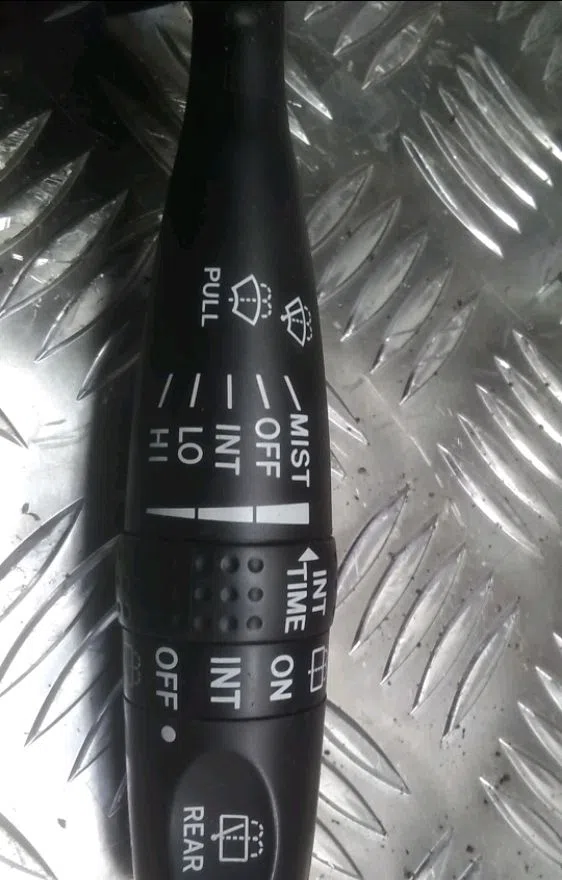Commande essuie glace Toyota COROLLA (_E12_) 1.6 vvt-i (zze121_) (2002-2006) occasion — photo 2