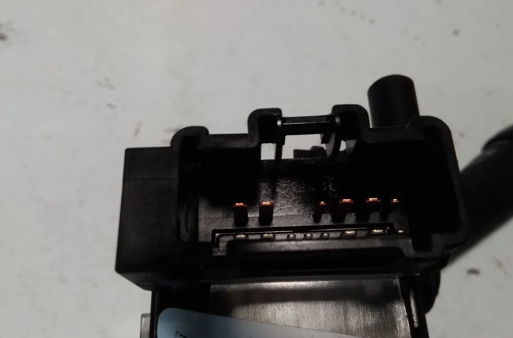 Commande essuie glace TOYOTA COROLLA VERSO II  2.2D 136ch occasion — photo 2