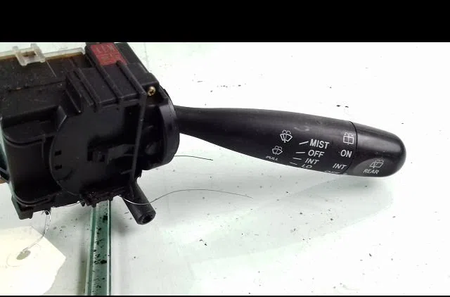 Commande essuie glace Toyota RAV 4 II (_A2_) 2.0 4wd (aca21, aca20) (2000-2005) occasion — photo 3