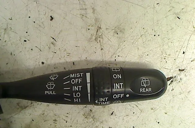 Commande essuie glace TOYOTA RAV4 115 D-4D VX occasion — photo 2