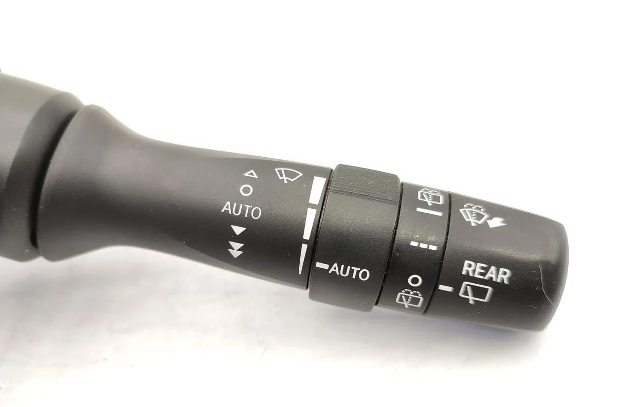 Commande essuie glace TOYOTA RAV4 3 PHASE 3 occasion