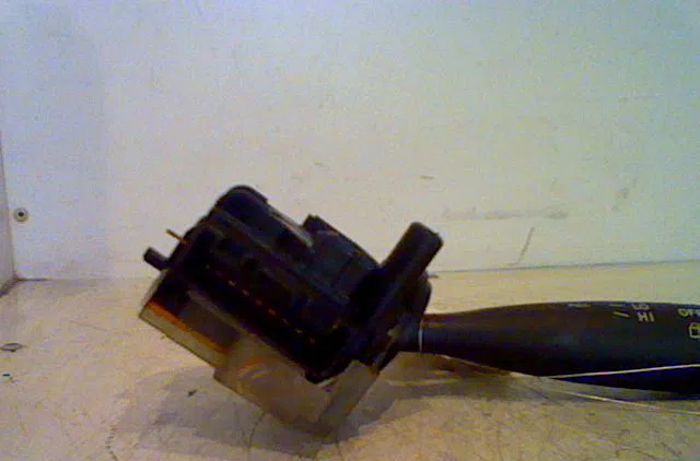 Commande essuie glace TOYOTA RAV4 II 2002 occasion — photo 2