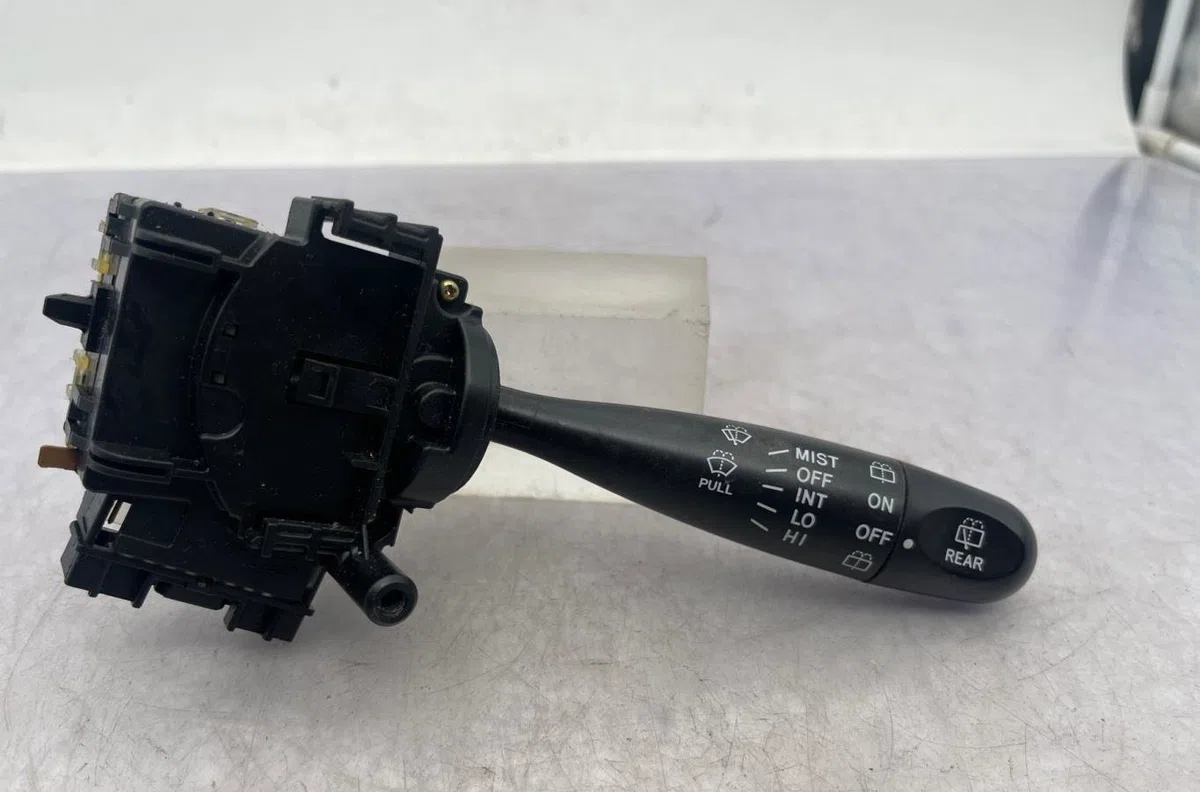 Commande essuie glace TOYOTA YARIS 1 PHASE 1 occasion — photo 3