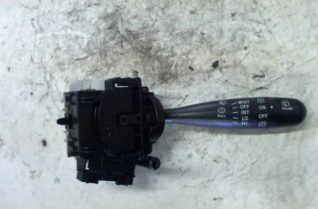 Commande essuie glace TOYOTA YARIS 2000 occasion — photo 3