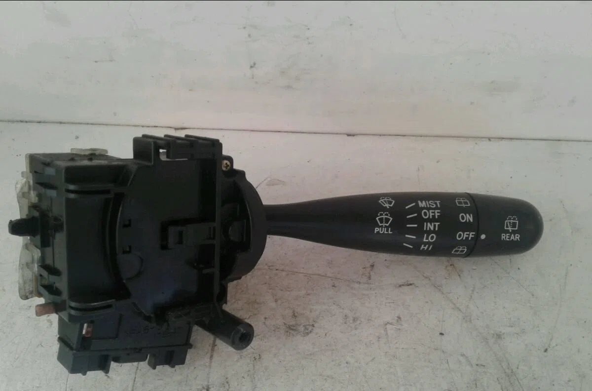 Commande essuie glace TOYOTA YARIS VERSO 2002 occasion — photo 4