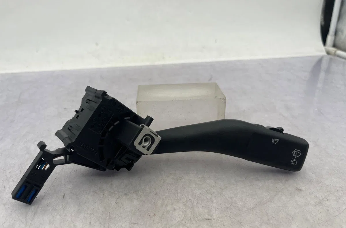 Commande essuie glace VOLKSWAGEN GOLF 5 occasion — photo 3